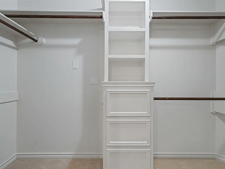 6815 Fox Hill Dr — Photo 11