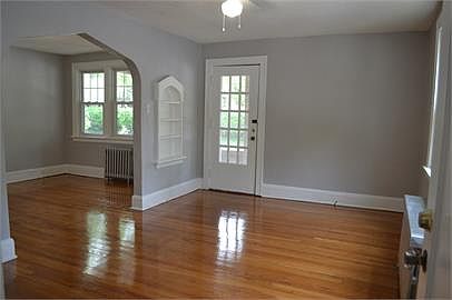 1st image of 2924 Victoria Ave #1