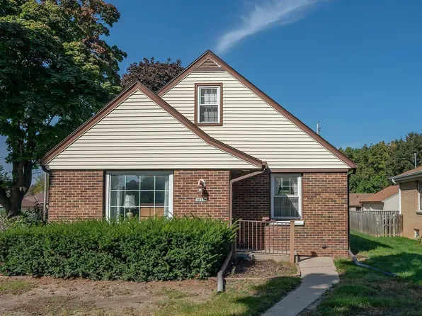 10534 West Michigan STREET, Wauwatosa, WI 53226