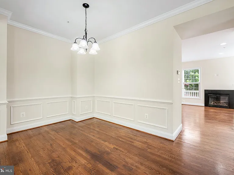 8341 Broderick Cir — Photo 10