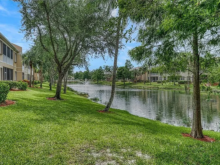 6031 Jonathans Bay Cir #401 — Photo 19
