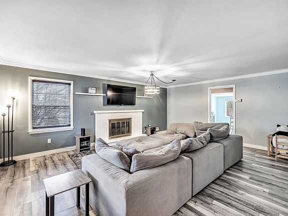 Spacious living room