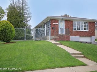 382 Winchester Ave, Staten Island, NY 10312