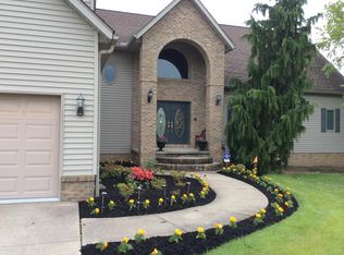 432 Erica Dr, Erie, PA 16509