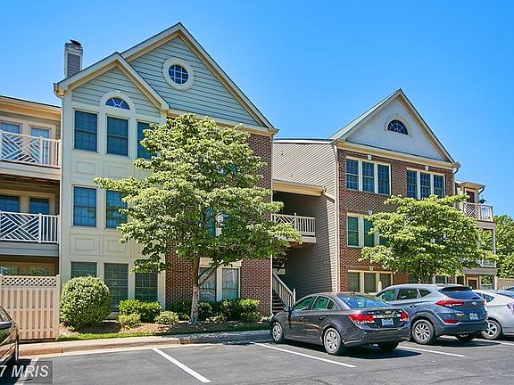 2nd image of 3800 Ridge Knoll Ct Unit 311B