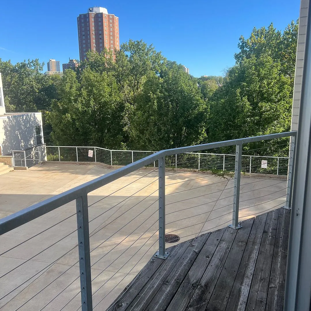 Huge 3-Story Riverfront Condo with 2-Car Garage — Photo 4