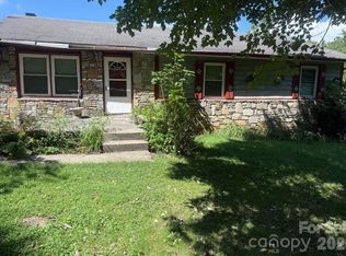 107 Flat Creek Rd, Lake Toxaway, NC 28747