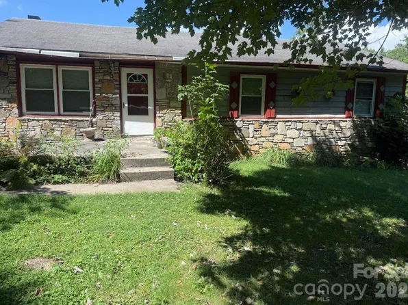 107 Flat Creek Rd, Lake Toxaway, NC 28747