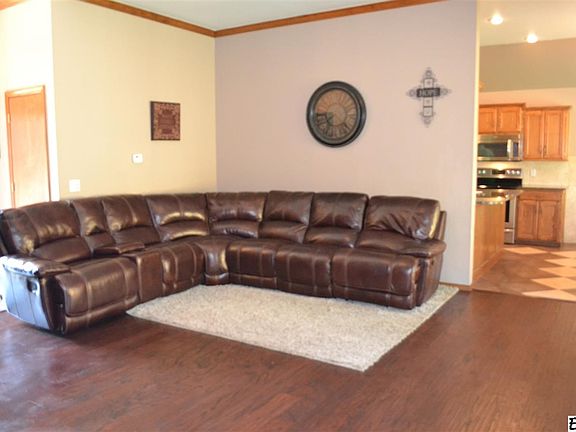 4th image of 222 Oakdale Dr
