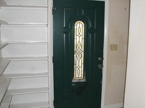 1360 Dozier front door
