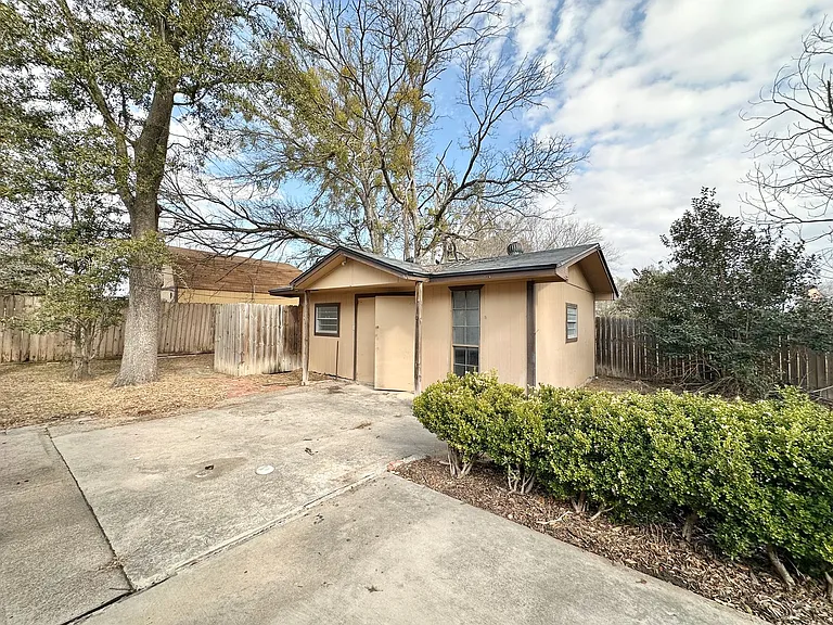 2108 Acron Dr — Photo 36