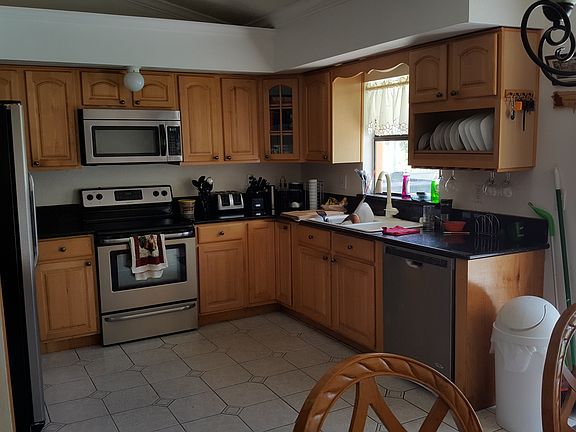 2nd image of 805 Toledo Ct