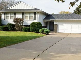 4406 Jersey Ridge Rd, Davenport, IA 52807