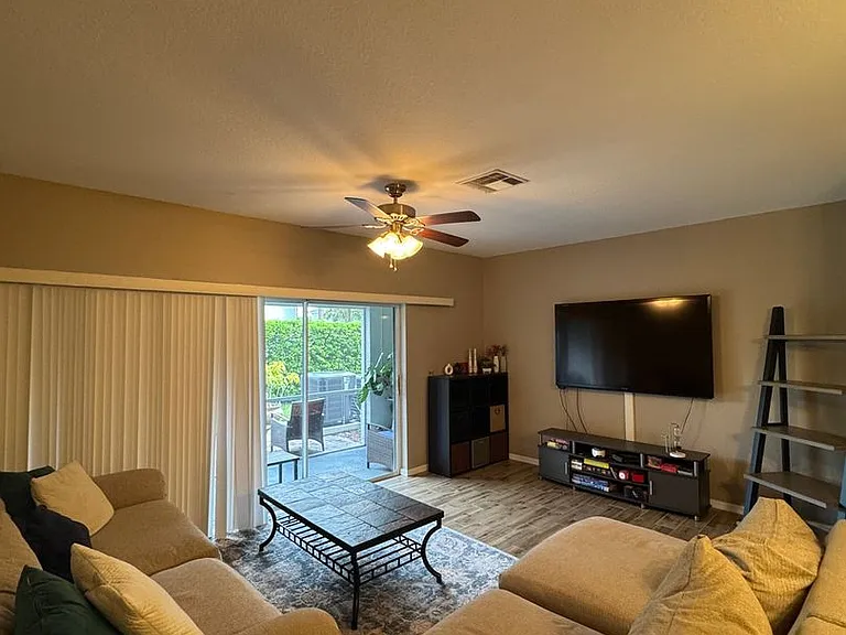10063 Pacific Pines Ave — Photo 3