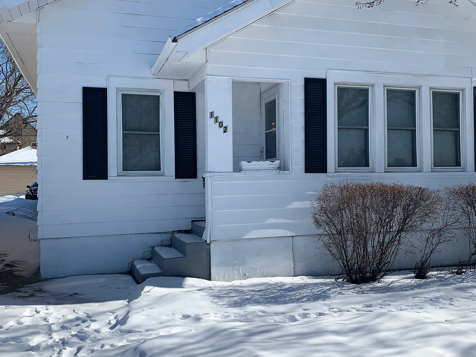6 bed, $3,200 — Photo 1