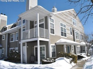 1094 Devon Ct, Mahwah, NJ 07430