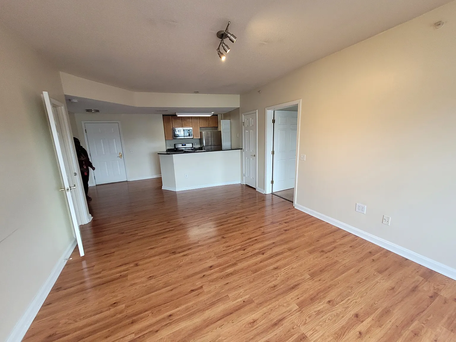 490 Bedford St — Photo 4