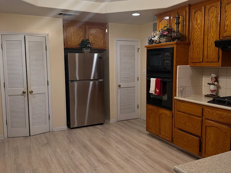 3405 Medallion Rose Ave — Photo 4
