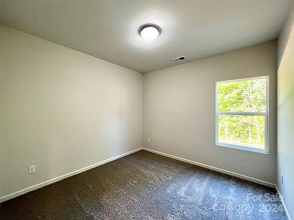 5th image of 1113 Goldsboro Ave