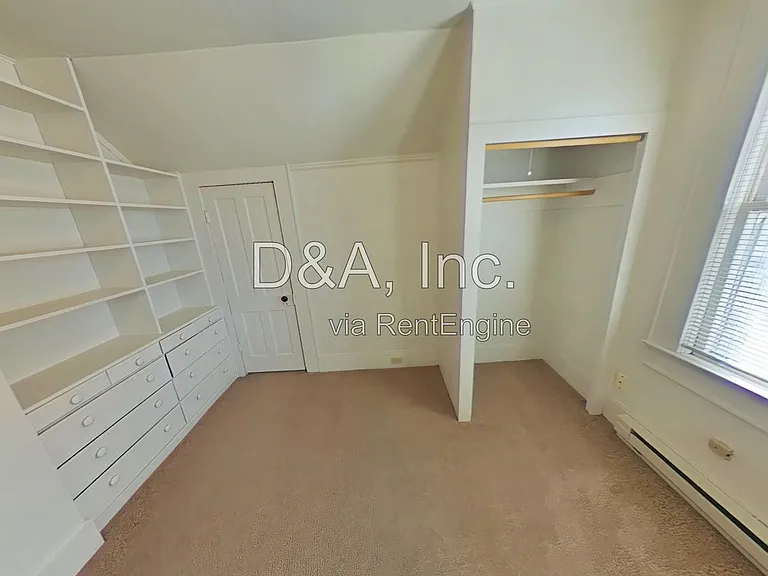 443 NW 14th St — Photo 10
