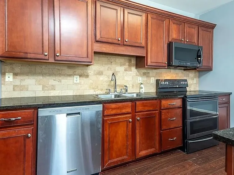 721 Litty Ct — Photo 2