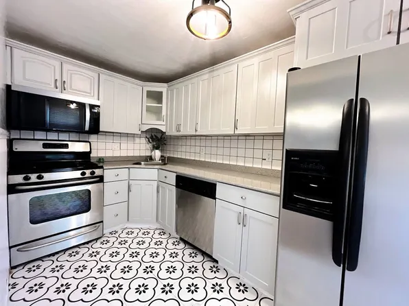 827 Hampshire Rd, Drexel Hill, PA 19026