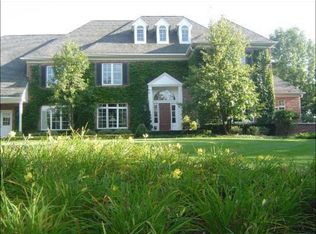 7707 Oak Ridge Ct, Crystal Lake, IL 60012