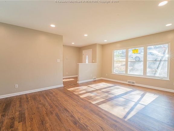 4th image of 2102 Weberwood Dr