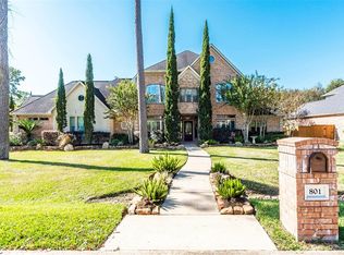 801 Shady Bend Ln, Friendswood, TX 77546