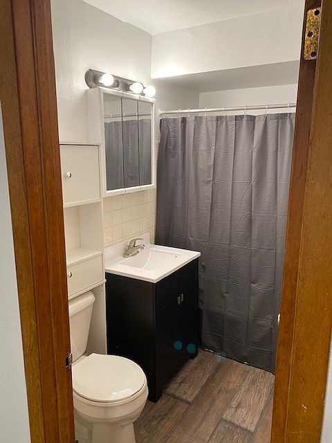 1st image of 4018 W Lisbon Ave #3