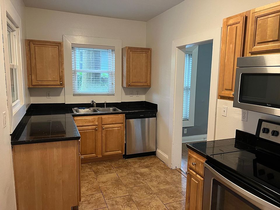 1st image of 2651 College St #2653