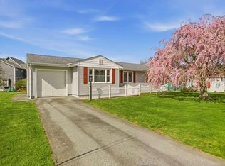 58 Redwood Rd, Portsmouth, RI 02871