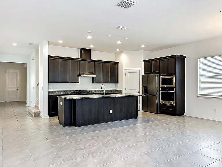 16007 Micelli Dr — Photo 10