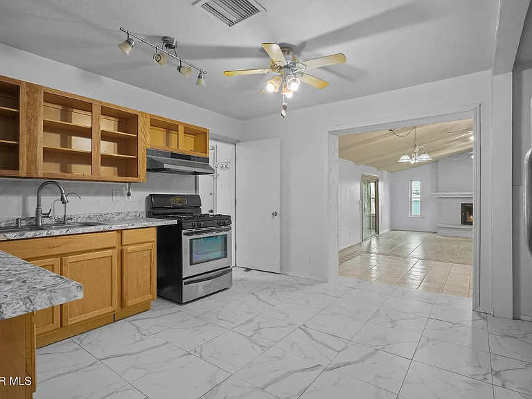 10372 Shenandoah St — Photo 15
