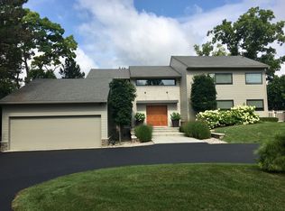 3556 Pine Estates Dr, West Bloomfield, MI 48323