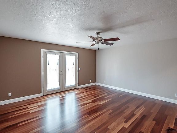 3rd image of 678 Twin Ln SE