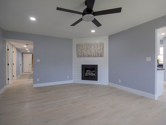 3rd image of 209 Wallace Ln