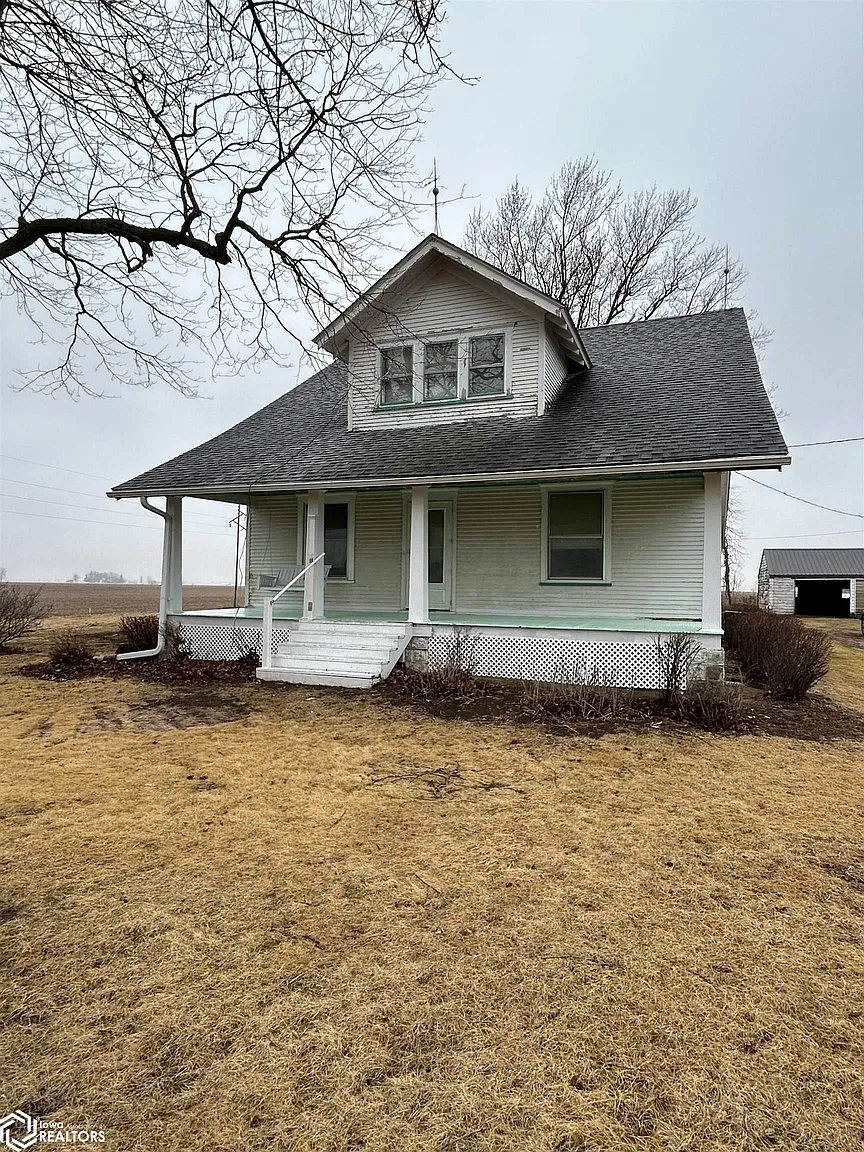 1747 295th Ave photo 1