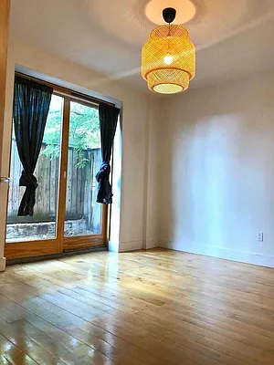 Rented by EXR | media 18