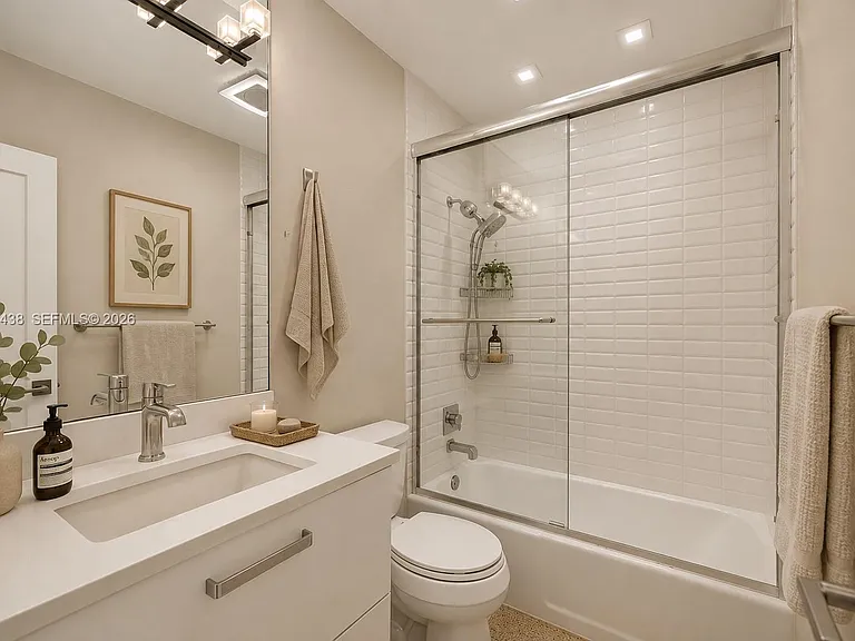 2190 NE 51st Ct #105 — Photo 9
