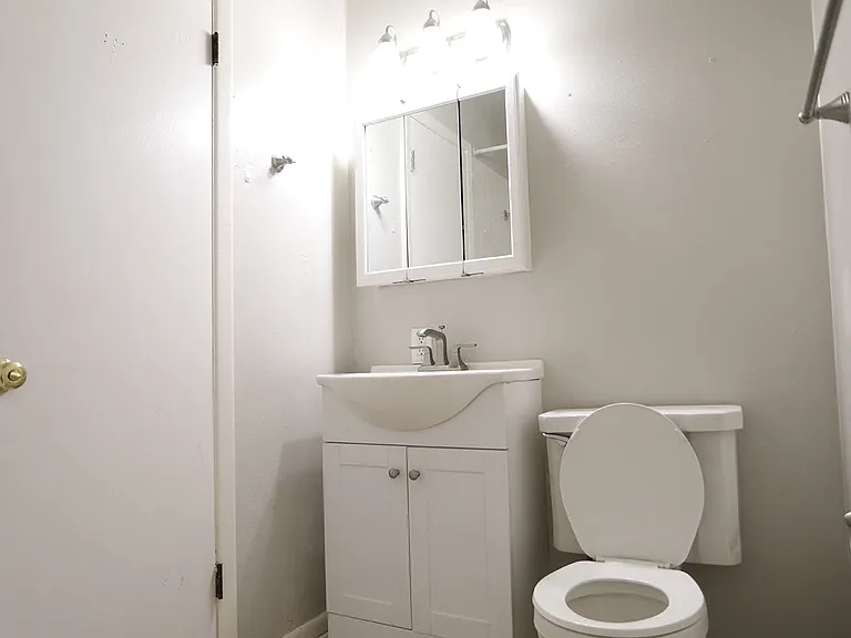 3220 Madison Ave — Photo 55