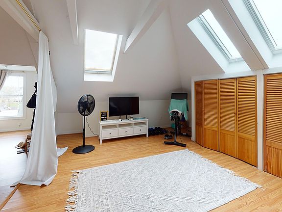 3rd image of 12 Barker St #1