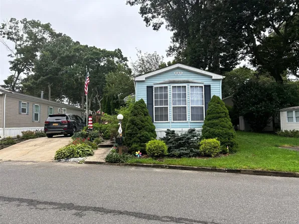 1661 Old Country Road #189, Riverhead, NY 11901
