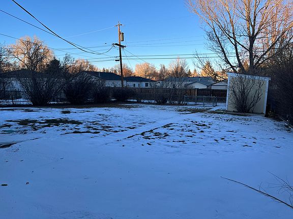 3rd image of 1856 Oxford Dr