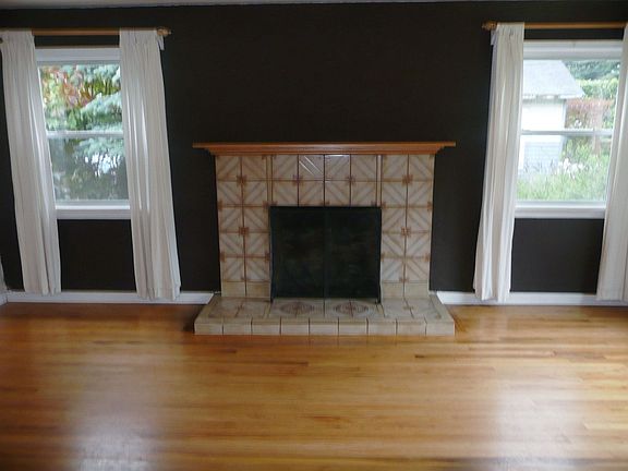 3rd image of 16903 25th Ave NE