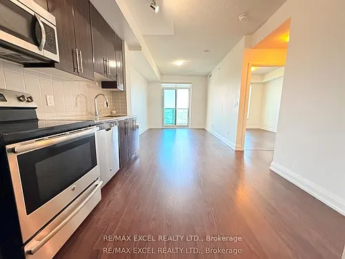7171 Yonge St Photo 1