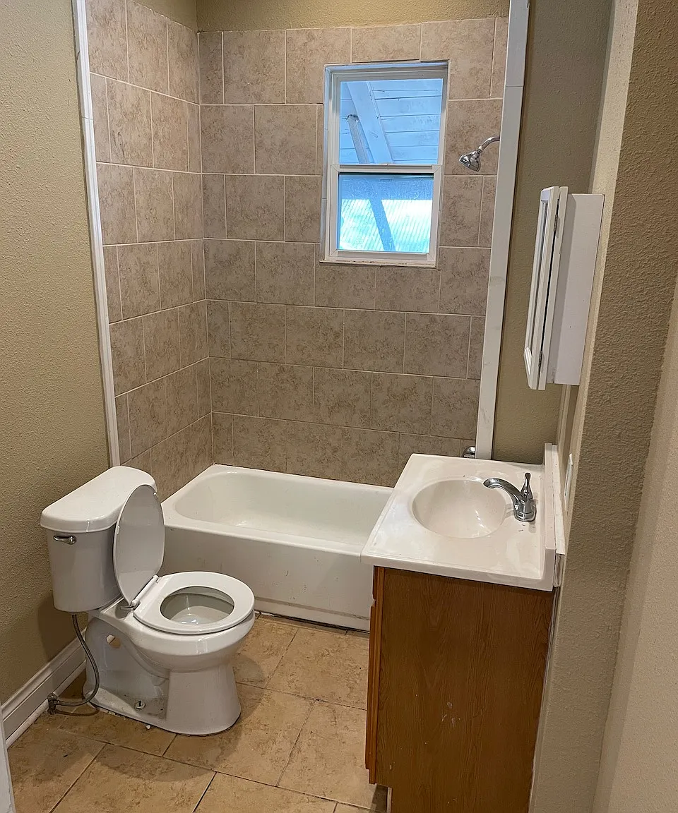 125 Glenwood Ct — Photo 3