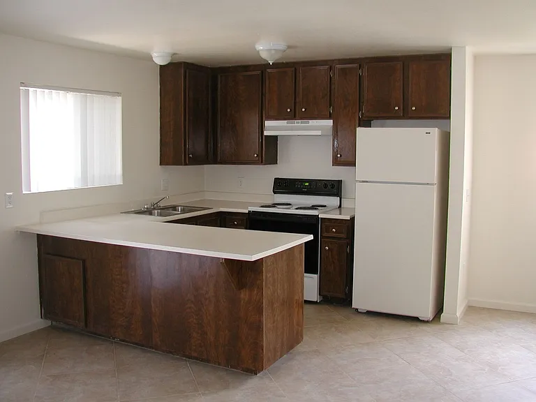 Mira Monte Apartments — Photo 6