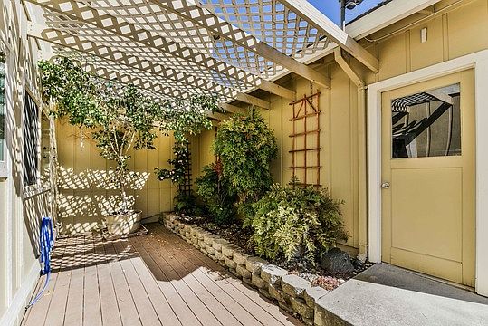 3rd image of 505 Thistle Cir