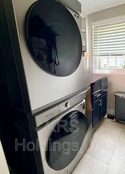 2709 Old Forest Rd — Photo 3